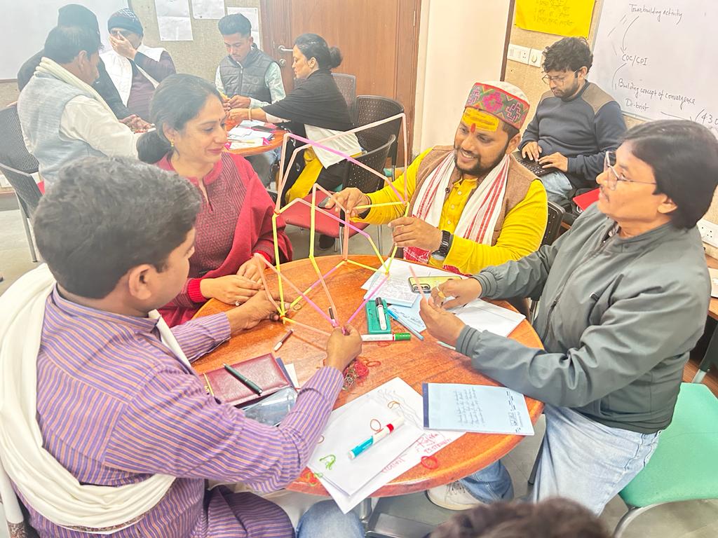 Manmohan4Peace's tweet image. विकसित पंचायत, विकसित भारत! 
Renewed my belief &amp;amp; confidence in strengthening Panchayat after 3 days of workshop with 60 head of panchayats from 6 states. 
21 year old sarpanch Mr. Anil frm Vidisha, Ajij Hussain,Sarpanch frm Nuh  &amp;amp; many like them inspired me. 
#Decentralization
