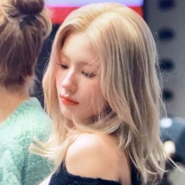 miyeonsdarling's tweet photo. ┊I'M OBSESSED BLONDE MIYEON, I WANT BLONDE MIYEON BACK.😭🌟 https://t.co/K7AvOjYj7H