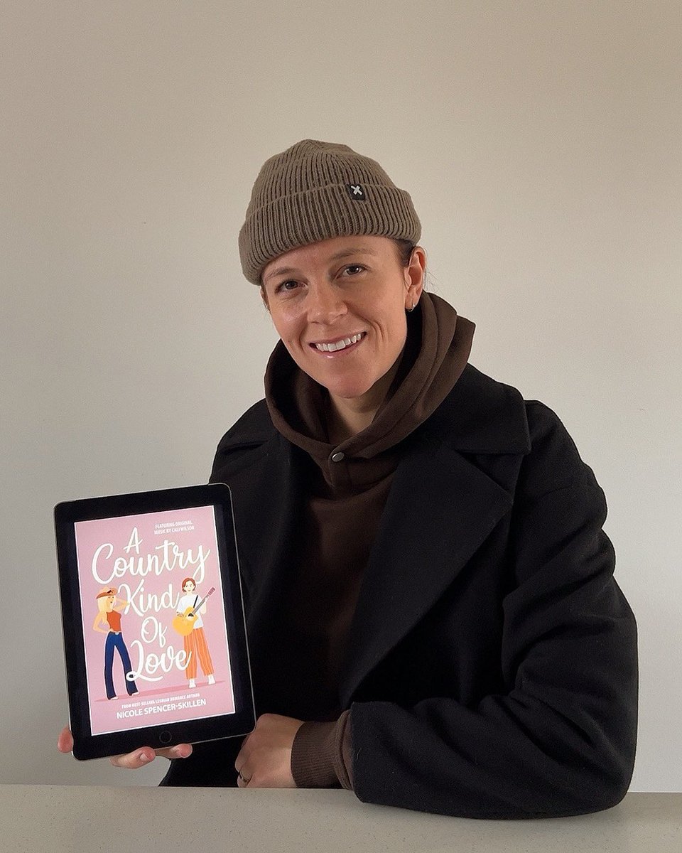 If you’re wondering what book to download on your new Kindle then I have a sapphic suggestion for you. My new novel 𝐀 𝐂𝐨𝐮𝐧𝐭𝐫𝐲 𝐊𝐢𝐧𝐝 𝐎𝐟 𝐋𝐨𝐯𝐞 is out now ☺️🫶🏼

#ebook #kindle #KindleUnlimited #author #writer #sapphic