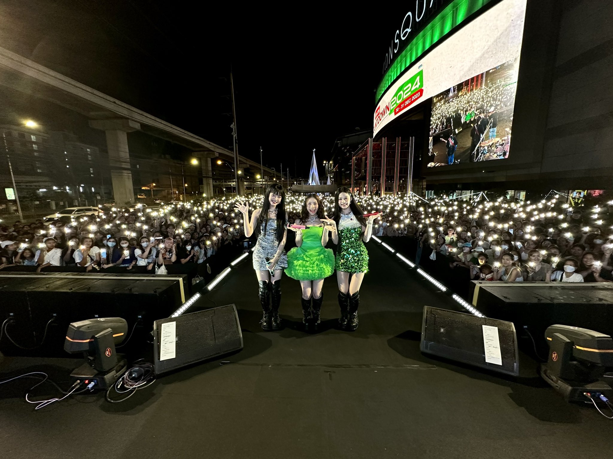 GCm5WmdasAA0CX0?format=jpg&name=large