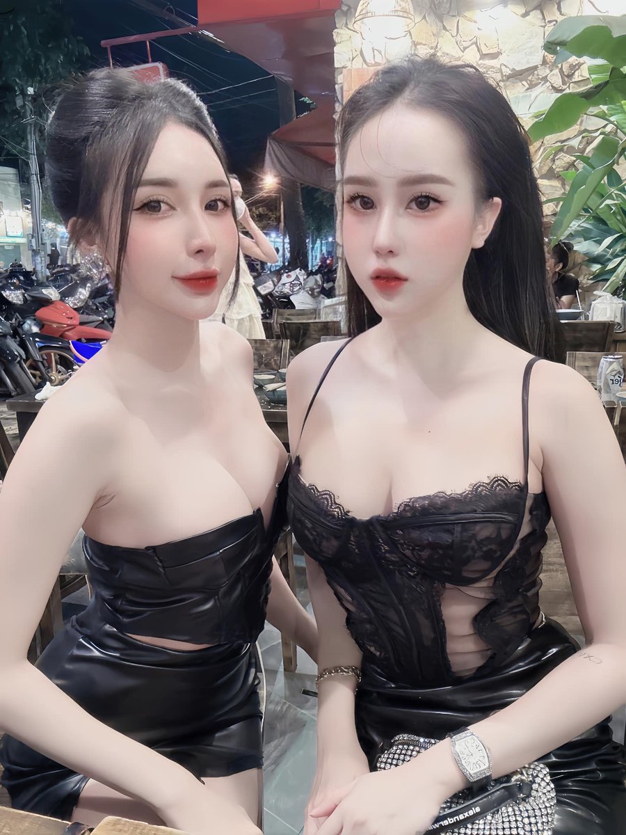 waggehfaydeeo's tweet photo. Em ghét ồn ào nhưng cũng không thích cô đơn.Em không có bánh mì,cũng không có rượu https://t.co/nL0LiIHkC3ỉ luôn một mình cố gắng.Nếu một ngày nào đó em ko còn chịu đựng được,ửng hồng đôi mắt lẳng lặng đứng trước mặt anh,thì anh đừng hỏi gì cả,đưa em đi thôi https://t.co/KQlBhc7bVs