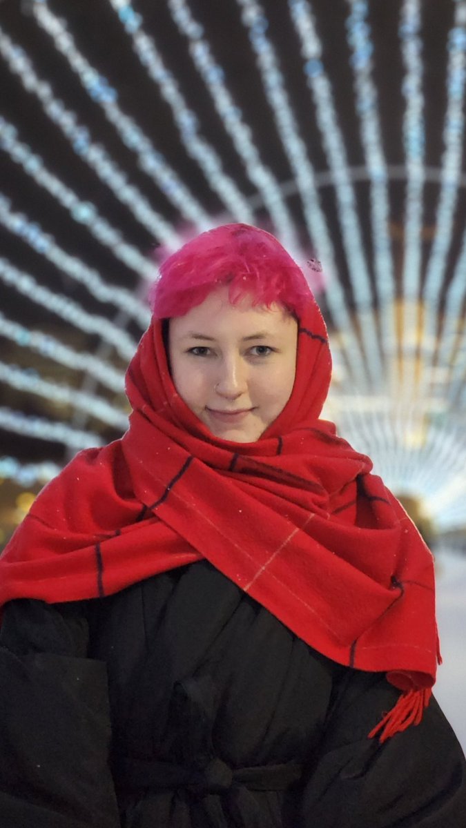 mushartis's tweet photo. а сейчас я кстати в чебоксарах, каждый д��нь ем хуплу, конфеты акконд и пью букет чувашии, живу свою лучшую жизнь
у них ещё супер мягкая вода и моя кожа прям преобразилась 🥰 https://t.co/0u38Id77Vs