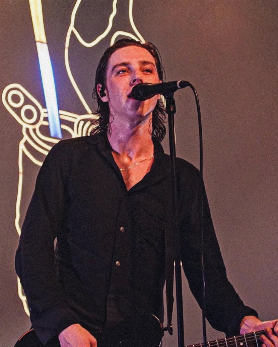 catbupdates_'s tweet photo. throwback to the exhibition london gig they did for war child in 2020! https://t.co/W9xhaVORhG