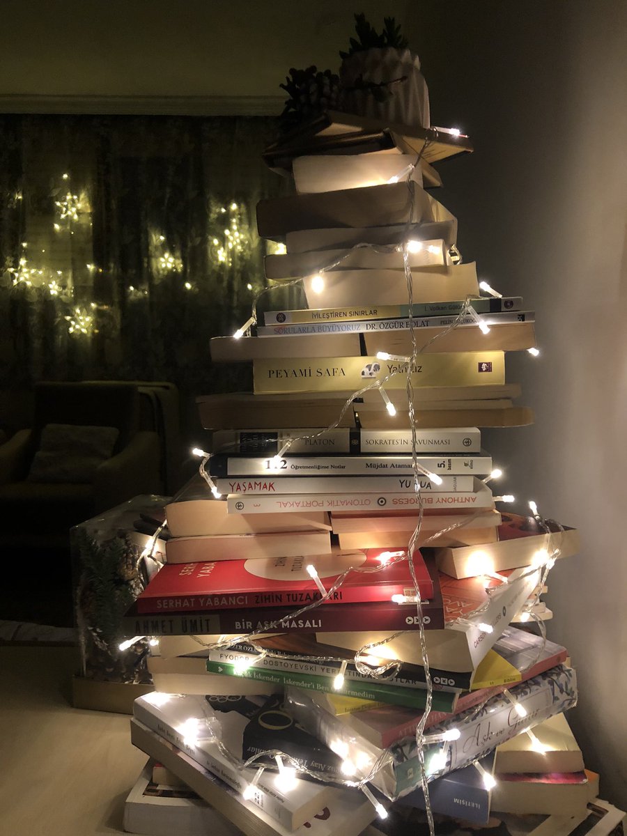 ilknurberkk's tweet photo. Yılbaşı ağacımıza bakın 🎄 https://t.co/TmvThDn1vA