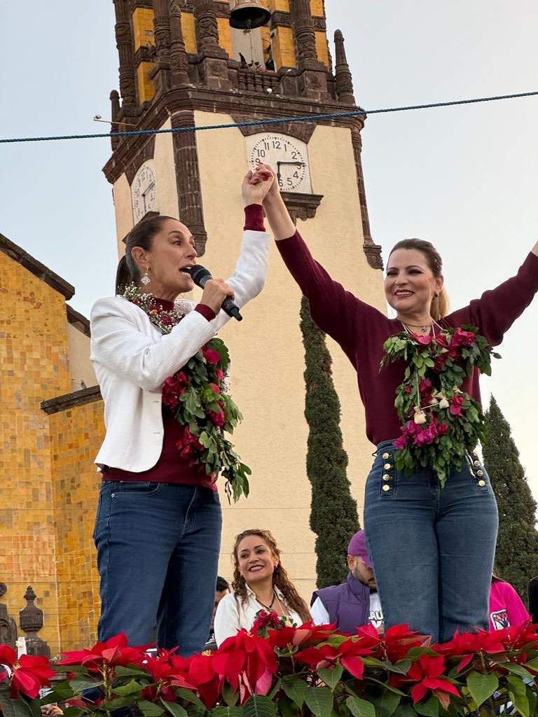 LuisGalvanMX's tweet photo. Próxima Presidenta y próxima Gober! ⁦@Claudiashein⁩ ⁦@ClaudDelgadillo⁩ https://t.co/3oHUUyNSau
