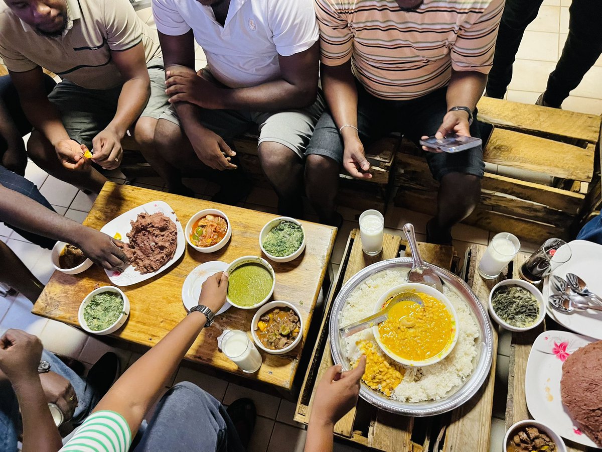 MalemboLE's tweet photo. Kula Ugali asubuhi na @MalemboLE ,Leo tulikuwa tunafunga Mwaka wa #UgaliElimu ambapo tumekuwa na team mbili yaani Team wali na Team ugali.

Team wali ilikuwa inaongozwa na @Msita__ na Team ugali ilikuwa  inaogozwa na @MalemboLE leo ilikuwa #UgaliElimu #WaliElimu na stori za MalemboLE.