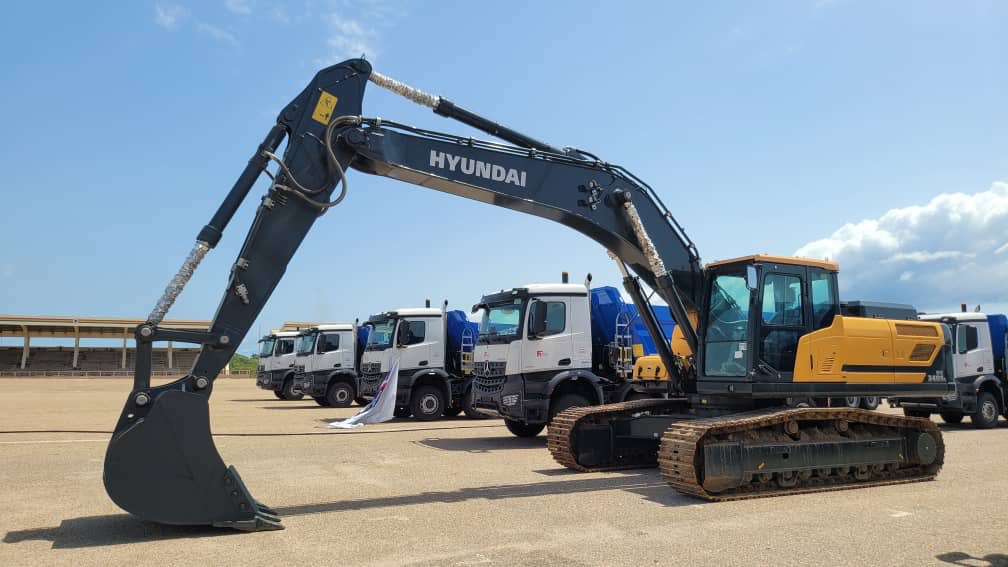 KwameJudah's tweet photo. Building a sustainable future! J.A Plant Pool Gh Ltd supports local contractors by supplying Heavy-Duty & Earthmoving Equipment. Your projects, our power! ๐ฑ๐ฉ #SupportingLocalProjects #SustainableConstruction @Followers https://t.co/aW5uyjrczb