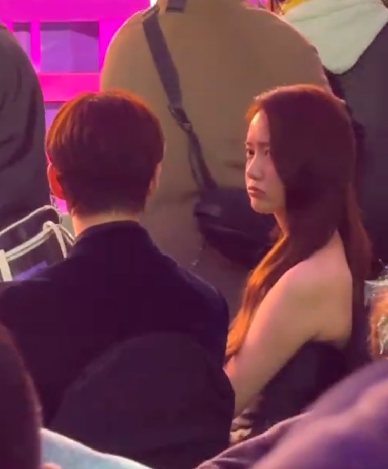 natsuyoong's tweet photo. WHAT IS THIS BEHAVIOR 😭😭😭😭 https://t.co/aHHQKcWt4D