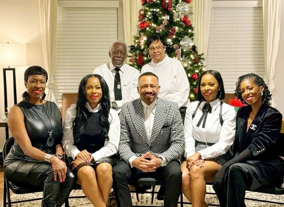 kjameshill's tweet image. Family over everything, under God. 🥰❤️💪🏾🙌🏾#BlessedBeyondMeasure