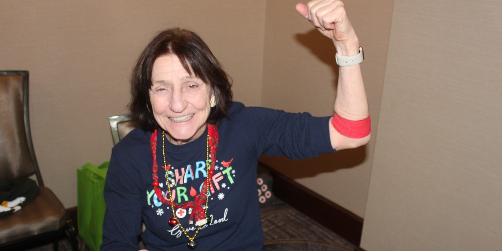 RedCrossNOH's tweet photo. Linda Ferlito of Kent is a 60 year #RedCross volunteer and a 14+ gallon blood donor. She donated blood recently before volunteering to help other donors check-in at a recent blood drive. We celebrate Linda's inspiring commitment to #GiveMoreLife. #ResolvetoVolunteer https://t.co/UgqecFcSXT