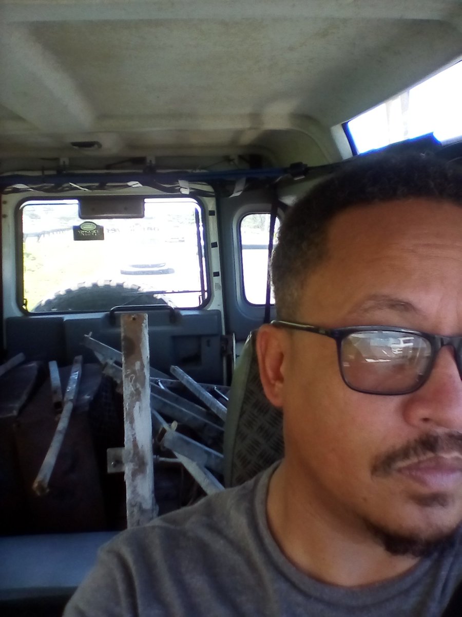 BowesJody's tweet image. About Saturday or New Years Eve Eve 😂

Two opposite ends of my scale 
#NewYearsHonours #NewYearsEve 
#GreaseMonkey #Baking #Foodie 
#Love #Faith #Wine