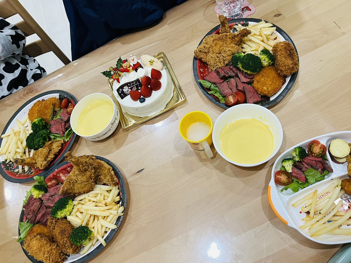 Ruito_green's tweet photo. 【時差投稿】
今年のクリスマスはローストビーフつくった
我ながら美味しく出来て満足♡
みんなにサンタさん🎅きて
最高のクリスマスでした˶⚈₃⚈˵

, https://t.co/i2Wrcaf6hb