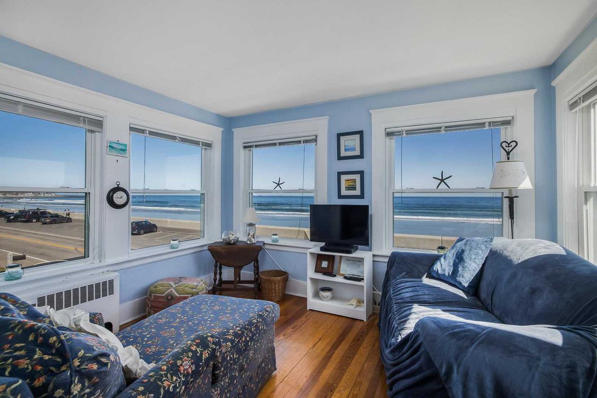 beangroup's tweet photo. 📍309 Ocean Boulevard, Hampton, NH
4 Bed | 3 Bath | 2,582 SqFt | 0.07 Acres
Offered at $999,900
•
Listed by Bridget Hayward ➡️ https://t.co/QklVeuTnwa
•
✨🏠 Featured Listing // Amazing value on the beach! https://t.co/2gNofPtIls