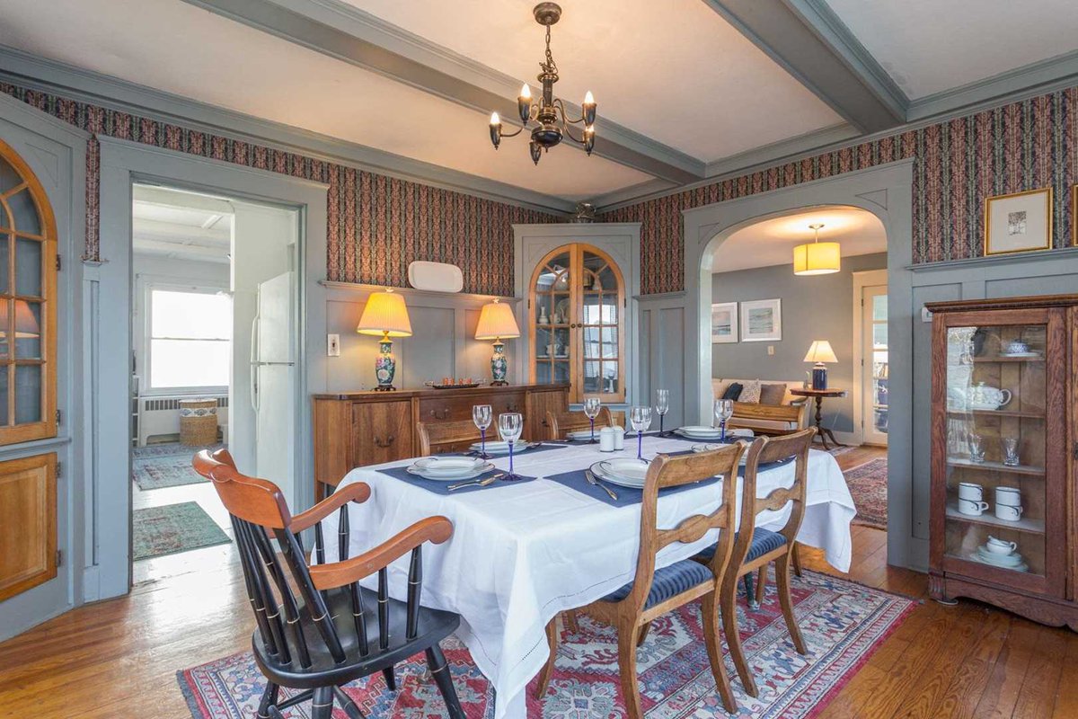 beangroup's tweet photo. 📍309 Ocean Boulevard, Hampton, NH
4 Bed | 3 Bath | 2,582 SqFt | 0.07 Acres
Offered at $999,900
•
Listed by Bridget Hayward ➡️ https://t.co/QklVeuTnwa
•
✨🏠 Featured Listing // Amazing value on the beach! https://t.co/2gNofPtIls