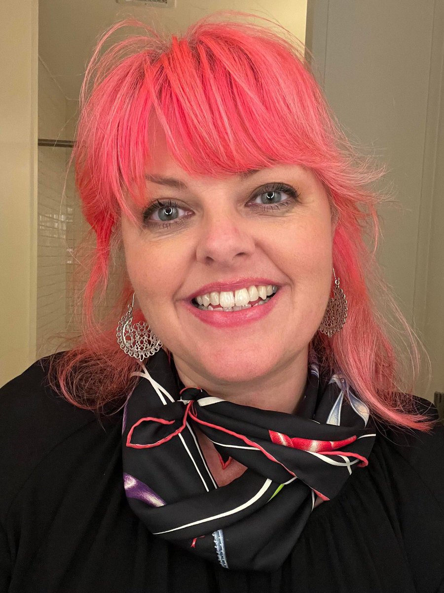 aAppiahDesigns's tweet photo. ⭐️ 👀 Our latest blog interview is with the charismatic and nationally successful illustrator, Alli Arnold.  You may have seen Alli’s work in New York Magazine, the New YorkTimes, Boston Globe, in Bergdorf Goodman, Tiffany &amp; Co., Neiman Marcus, or a number of other national https://t.co/RYoVhM7Cf2