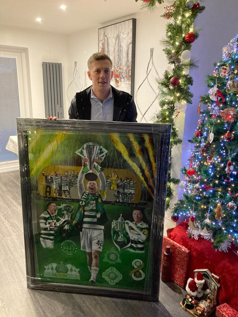 artbhoy's tweet photo. Our captain with a wee stocking filler.
#captaincallum #celticfc #celticartwork https://t.co/j9l8nXMf2z