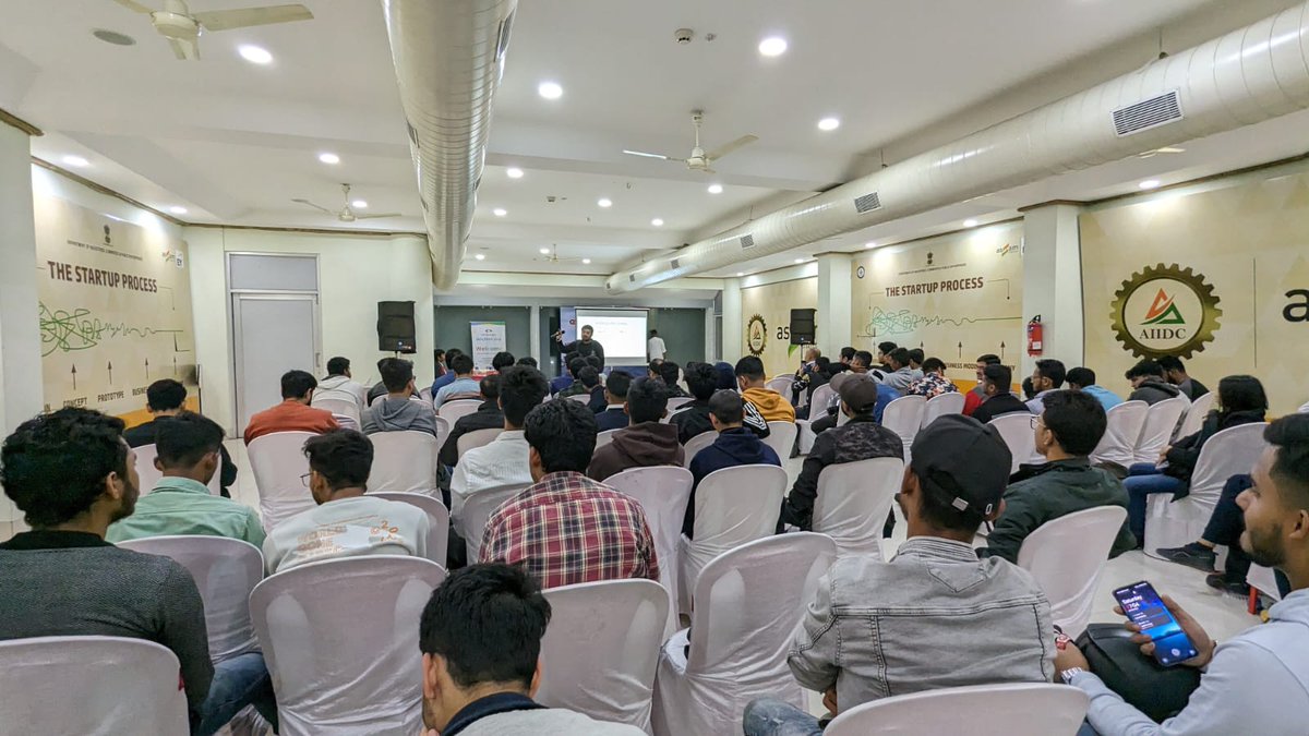 subhrajyoti345's tweet image. Attended an amazing DevFest By @googledevgroups #gdgghy #devsdungeon 
@gdgguwahati @TheSuranaverse