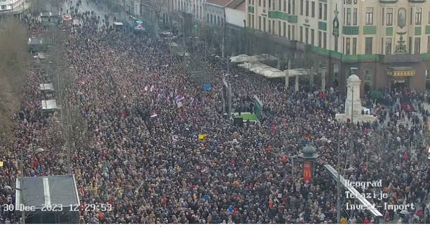 paolobucci18's tweet photo. BELGRADE! 30.12.23
This is what it looks like “the protest has fizzled out”, “there will be no Maidan”, “the people are already fed up” and so on, according to local experts on the Balkans from Russia..