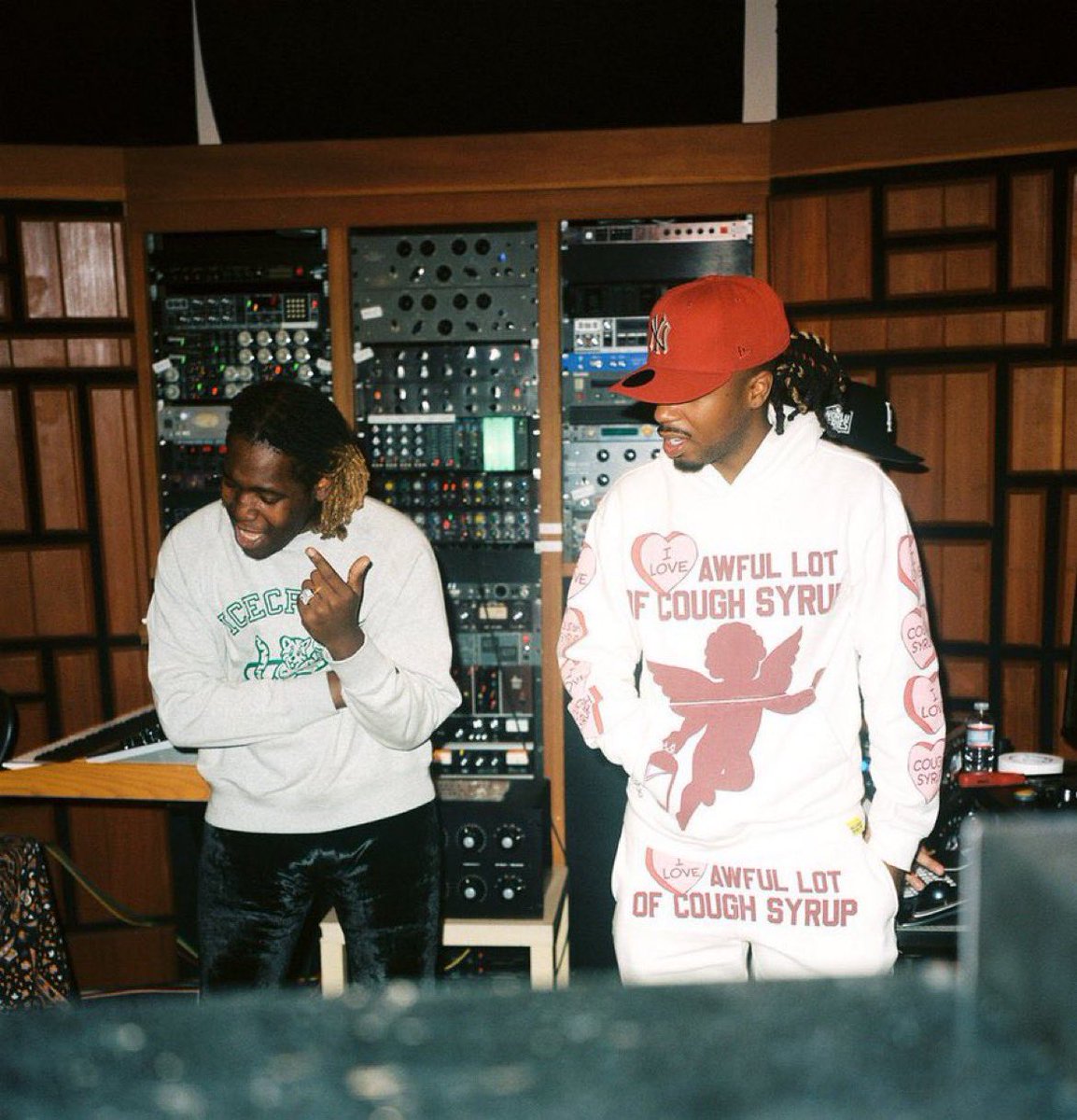 wrld_mag's tweet photo. 🚨 METRO BOOMIN quand un fan lui dit qu’on a absolument besoin d’un album commun avec DON TOLIVER : 

              “Absolument, je sais.” 👀 https://t.co/Dtyh7ptWDE
