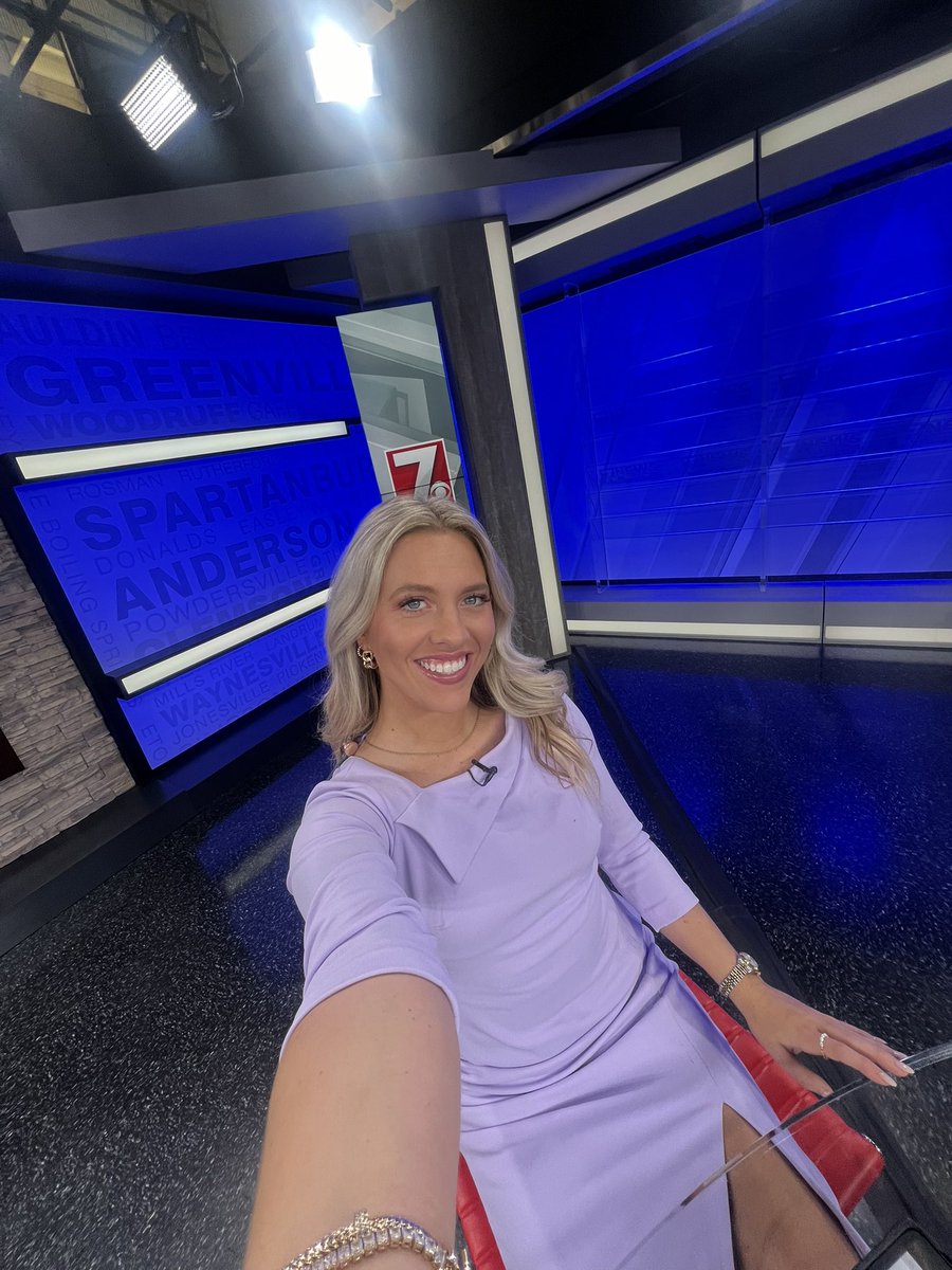 Good morning everyone!!!! I’m filling in for <a href="/henry_coburn/">Henry Coburn</a> this weekend. I hope you’ll join us for 7 News! <a href="/Weather4Granted/">Grant Roberts</a> &amp; I are on air until 8am this morning &amp; from 7am-9am tomorrow😁