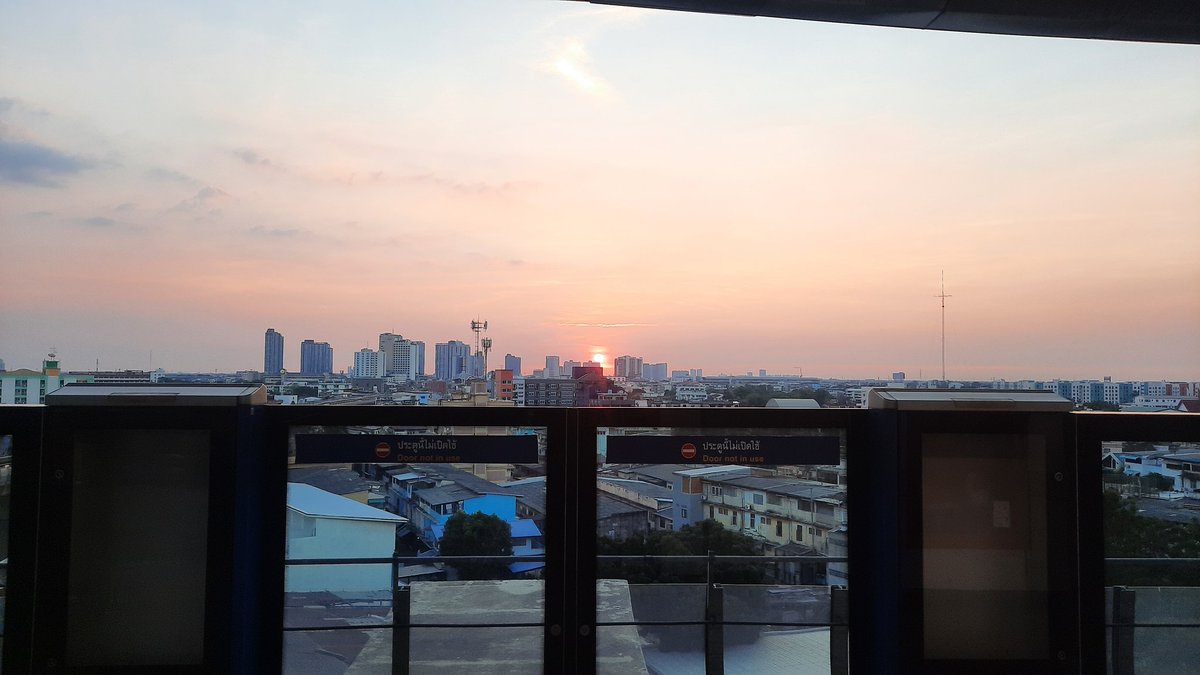 eertonlyfan's tweet photo. 🌅
หาทางกลับบ้านไม่ถูกเลย https://t.co/xjSnuauSQg