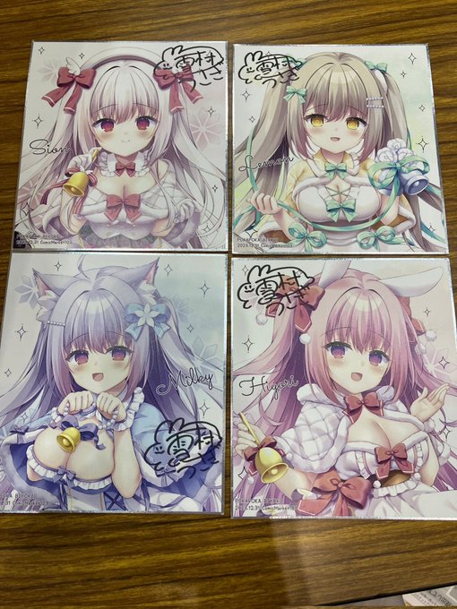 新刊セットと前日搬入でトレーディングミニ色紙にサイン入れてきました‼️ 写真撮るの下手くそすぎて色くすんでますが、綺麗にできてます‼️  ❤東1ホール H-48b「ぽかぽかびより」にてお待ちしてます❤