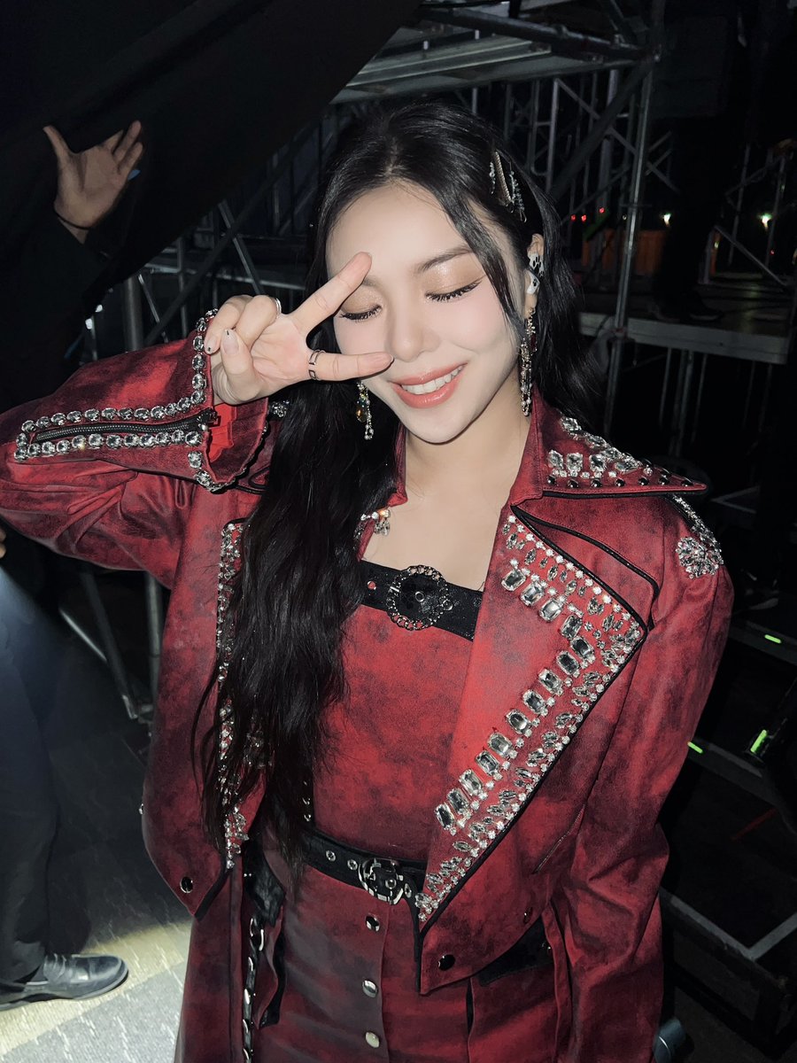itzailee's tweet photo. [📸] 
231230 | #2023_Ailee_IAMCOLORFUL_DAEGU

너무 신나고 행복한 추억을 만들어준 대구🥰
2023년 마지막 공연을 여러분들과 함께해서 행복했어요❤️
2024년 여러분들의 꿈이 이루어지시길 제가 응원할게요! 2024년에도 함께 소중한 시간 많이 만들어가요❣️

#에일리 #Ailee https://t.co/B45pOUfGGi