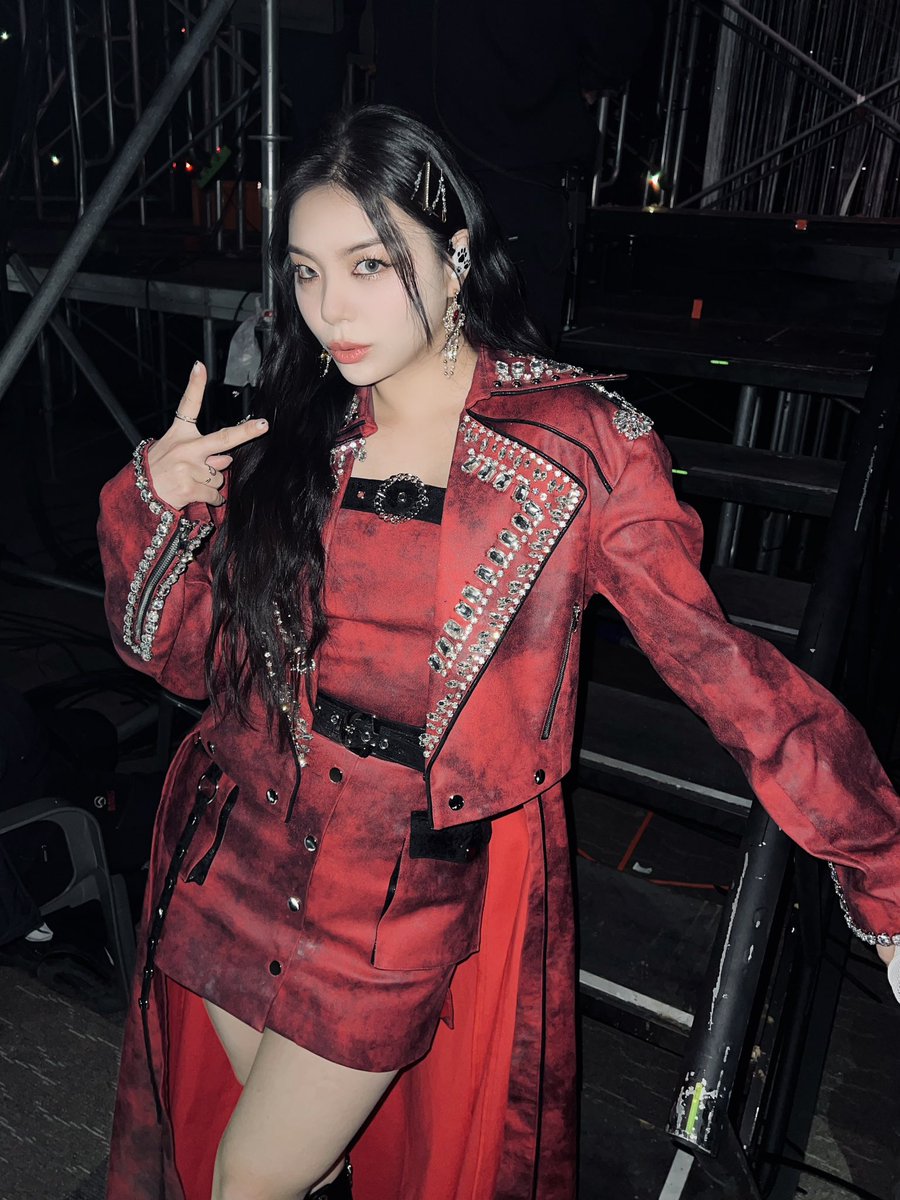 itzailee's tweet photo. [📸] 
231230 | #2023_Ailee_IAMCOLORFUL_DAEGU

너무 신나고 행복한 추억을 만들어준 대구🥰
2023년 마지막 공연을 여러분들과 함께해서 행복했어요❤️
2024년 여러분들의 꿈이 이루어지시길 제가 응원할게요! 2024년에도 함께 소중한 시간 많이 만들어가요❣️

#에일리 #Ailee https://t.co/B45pOUfGGi