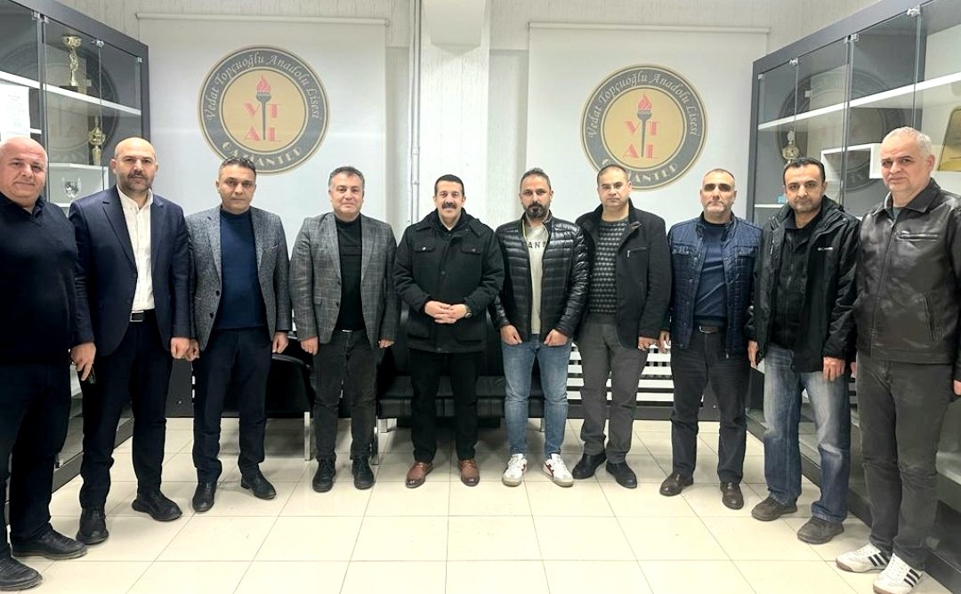 DrAhmetGok's tweet photo. Eğitim-Bir-Sen İcra Kurulu Üyemiz ve Şehitkamil İlçe Başkan Yardımcımız Sayın Şeref SARIALTUN kardeşime, dayısının vefatı dolayısı ile taziye ziyaretinde bulunduk. 
Allah cc. merhuma ve tüm geçmişlerimize rahmet eylesin, mekanları cennet olsun inşallah... https://t.co/1DDqaSgfOz