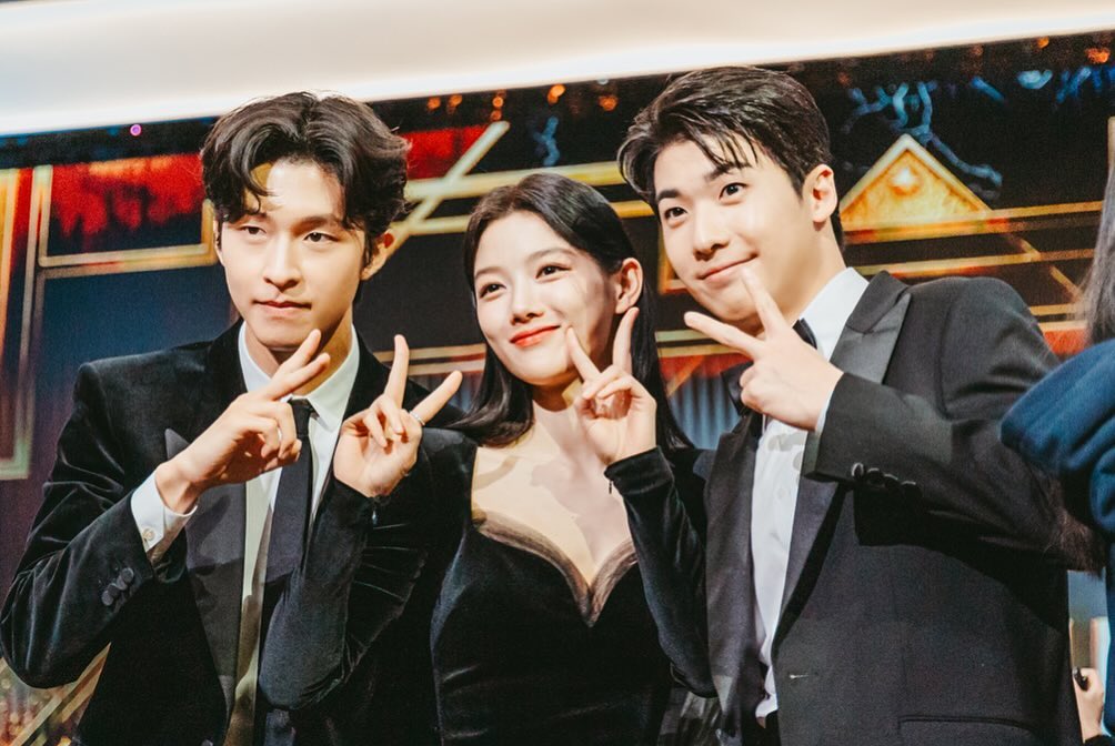 nadijwy's tweet photo. Our HongCheongi Trio Samsangi omg miss them so much 😭😭🫶🏻🫶🏻

#KimYooJung #김유정 #HongKyung #HongJingi #MyDemon #LoversOfTheRedSky https://t.co/ERXFxMmE8N