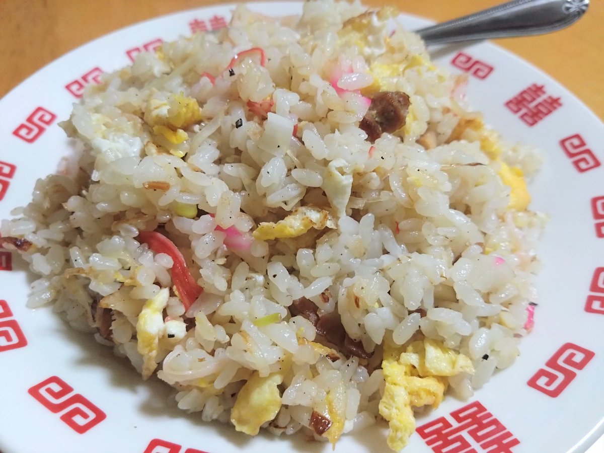 cLiJndPnyKuIHeS's tweet image. こんばんわ🌙やっぱり暖冬なのかな🤔
今は慌てて食材買わなくても便利だし
余りこだわらず自由自在に過ごそうと🫡

#味噌ちゃんこ ポイントは豚皮入り
余り手に入らないがコクが増して
コラーゲン豊富でオススメだね👨‍🍳
🥑アボカドと〆の #カニチャーハン 

#料理好きな人と繋がりたい
#Twitter晩酌部