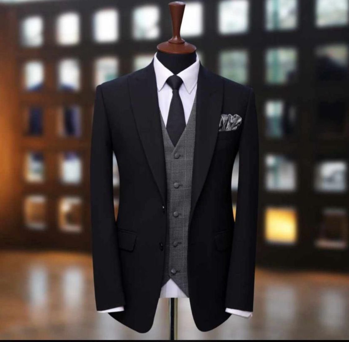 bamwinejnr's tweet photo. Guys I need you to choose for me between these two before I visit @S1Lule for my grad suit 😁

A.                                                    B.          ? https://t.co/YJTUuvRg5V