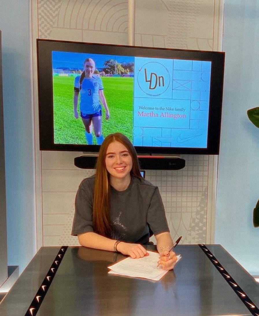gt7academy's tweet photo. The youngest Nike female football athlete in Europe! Yes it’s our Martha 💛🖤

The former GT7 Girls Football Academy player, who currently plays for Manchester United and England has signed on the dotted line to become a Nike sponsored player. 

#thisgirlcan 
 
@StevenAllington https://t.co/WtLuynt4RE