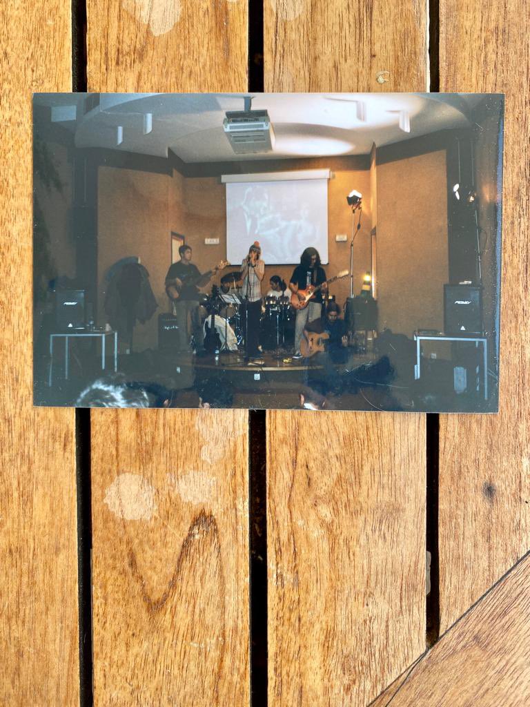 Un día te despiertas y han pasado 25 años desde tu primer concierto.

30.12.98 
Casa de la Juventud de Tres Cantos