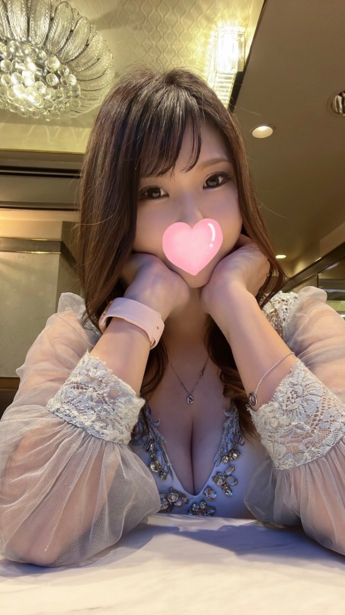 kyabakaku's tweet photo. 🥂1月のスケジュール🥂

初めましても、新年の挨拶もできたら嬉しいなっ🥰✨
遊びに来れる日があったら教えてね😆🫶

引用リツイートで応援してくれた人の中から抽選で5名様にプレゼント動画お届けします🎁✨

2024年も仲良くしてね😍💞
#RTした人全員フォローする 
#キャバ確 https://t.co/IbPORJ0CrA