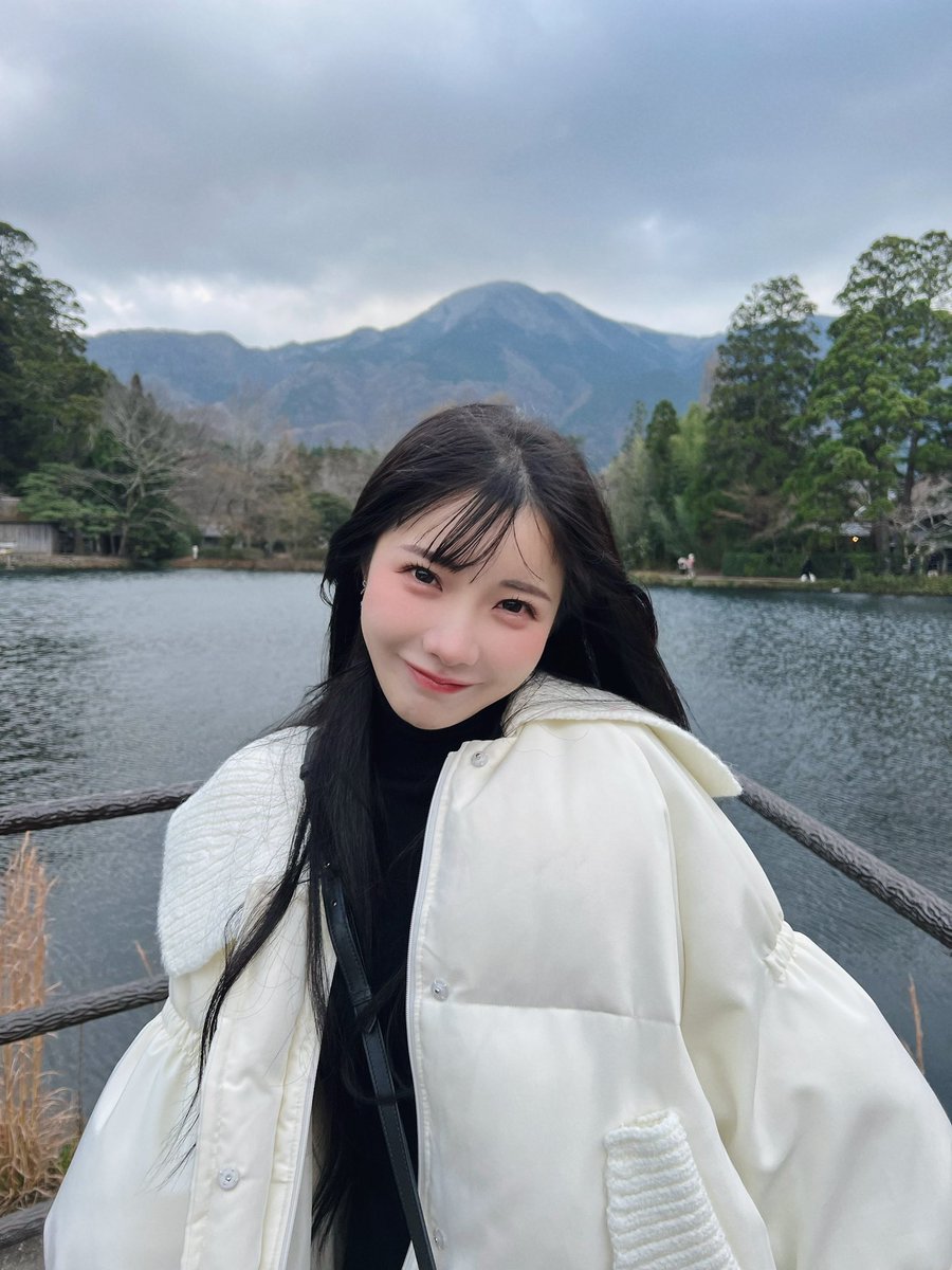 emk_oooo's tweet photo. 私が最近よく使う写真アプリ🤳
"filmhwa"
ㅤㅤ
韓国のインフルエンサーがプロデュースしてるアプリだから、韓国の写真がうまい可愛い子のインスタの写真そのままを再現できる感じ。適当に撮ってもおしゃれになる。すげぇよ https://t.co/0GJis2GAHU
