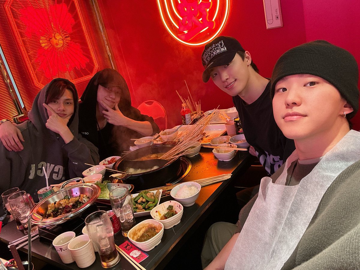 wonubliss's tweet photo. performance team 🥹🖤 https://t.co/4mPERtwhk2