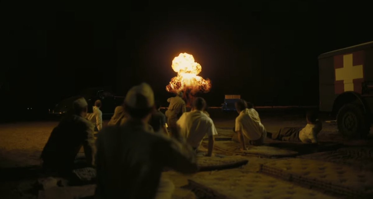SitoCinema's tweet photo. Ese silencio sepulcral en la escena 'La Prueba Trinity' de Oppenheimer, es uno de los mejores momentos que he vivido en la sala de cine, sin palabras.
Por eso la considero la mejor escena de películas de 2023.

En este video os explico más https://t.co/hReIjBewIo https://t.co/qsygLI95K9