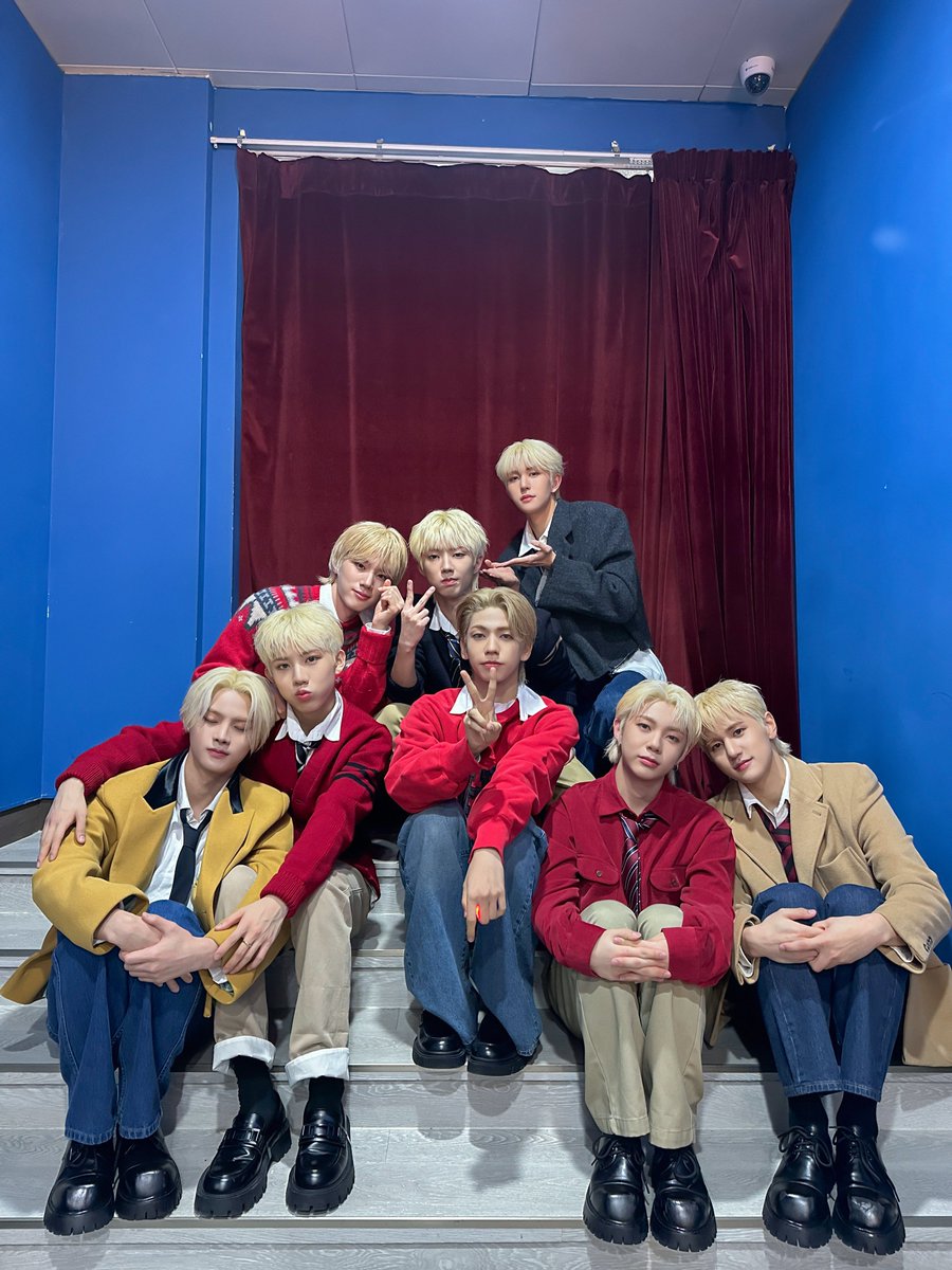 8TURN_official's tweet photo. [📷]
#오늘의턴_231230

오늘 에잇턴의 하루는
터닝의 사랑으로 가득찼어 💕

#8TURN #EIGHT_TURN #에잇턴 #エイトターン #TURNTABLE https://t.co/MAWl1a2rZt