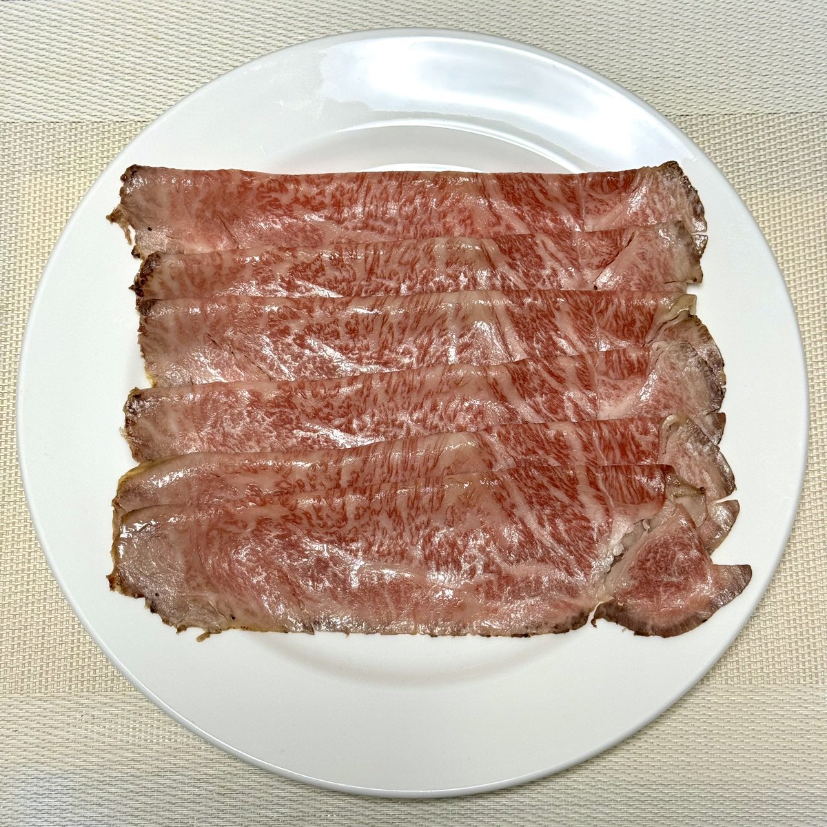wine_rouken's tweet photo. 今年の仕事が終わって、明日から4連休。
そんな日の晩ごはんは、エコピア本八幡のローストビーフと銀座ワイナックスのピノ・ゼクト。
とても美味しい!
#おうちごはん
#ローストビーフ
#銀座ワイナックス
#KNIPSER
#エコピア
#エコピア本八幡 https://t.co/AypKqK7dbF