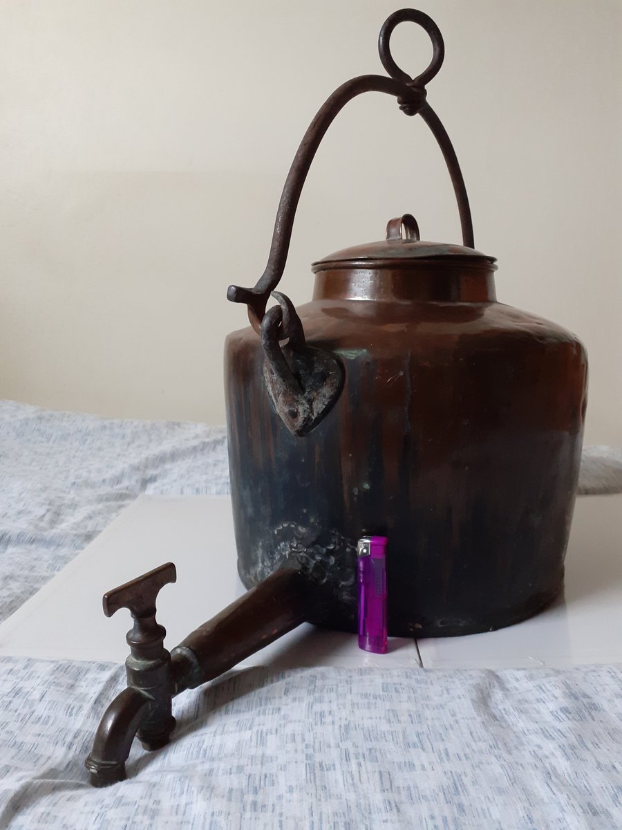 The massive copper kettle has had the 'Best Offer' massively reduced. 
(Other ebay pieces reduced also).

ebay.co.uk/itm/3552708151…

#Georgiancopper #19spotlight #19thcentury #countryhouseantiques #antiquesroadshow #irishhistory #industrialrevolution #antiques  #regency
