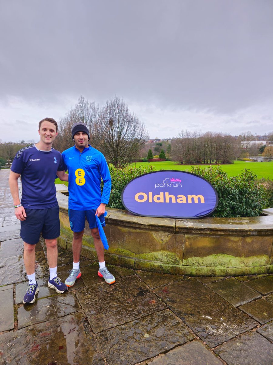 Great to finally get out for a run with @Azeem_Amir99 at @oldhamparkrun. First of hopefully many as a guide runner. Thanks to the event organisers and volunteers for a well run event. Now to complete the Saturday with 3 points at Boundary park 🤞🏻 #parkrun #oafc