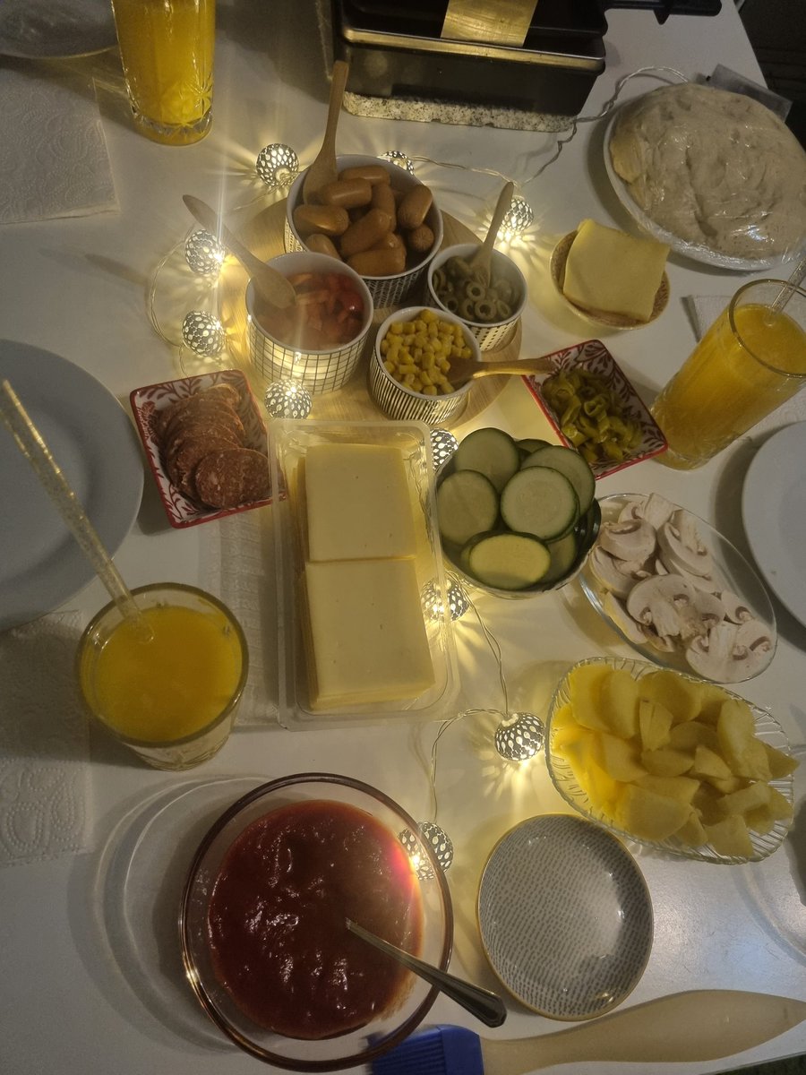 HilalCheesecake's tweet photo. Gestern Abend gab es Raclette ❤️ https://t.co/5kzLse5Flf