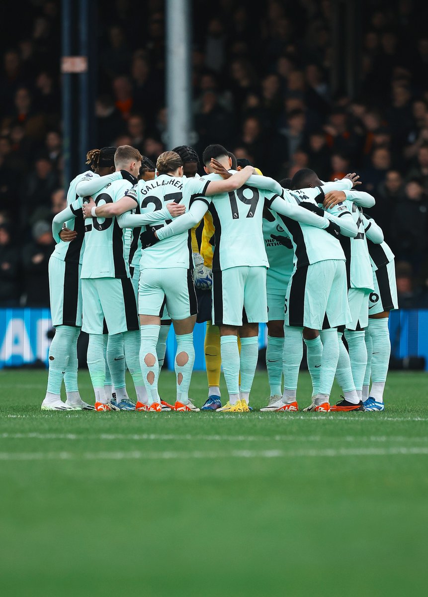 ChelseaFC's tweet photo. In it together. 💙

#CFC | #LutChe https://t.co/tuy2xnbp9l