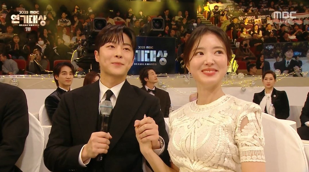 kdrama_menfess's tweet photo. •kdm• seyoung inhyuk bikin gebrakan di malam minggu🫰
https://t.co/FG0bJw3p2b
