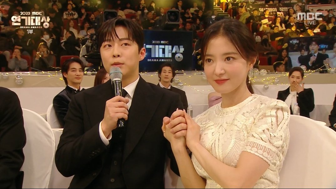 kdrama_menfess's tweet photo. •kdm• seyoung inhyuk bikin gebrakan di malam minggu🫰
https://t.co/FG0bJw3p2b