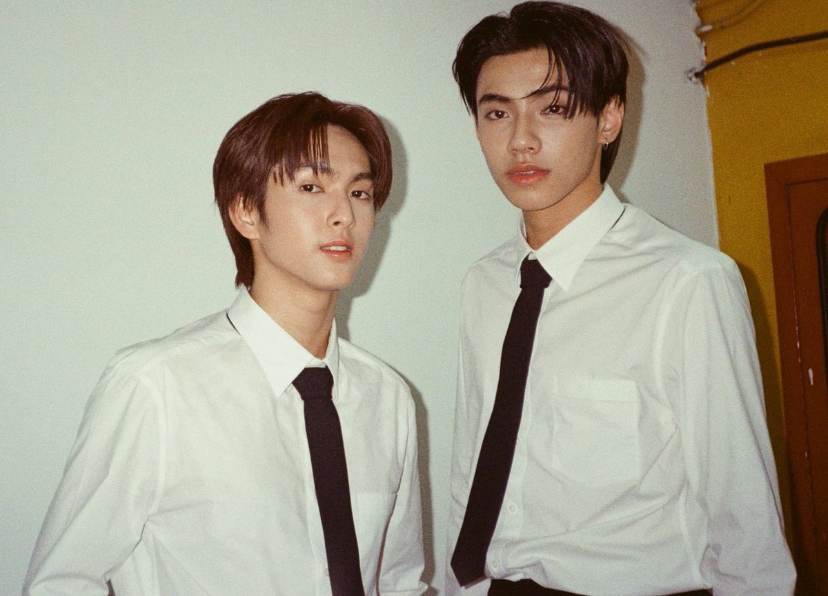 seemai21's tweet photo. @SmoothEThailand ถังหูลู่กับน้องซียู ภีมกะคอปเปอร์แห่งวงบัส 100% #SmoothE #สมูทอี #SmoothELive #COPPERdechawat #PEEMWASU https://t.co/Gwgf0AUAYI