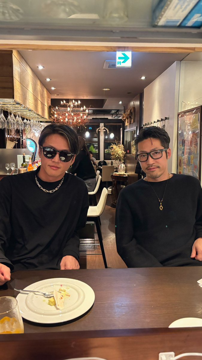 TOC_Dress's tweet photo. 2023年もありがとうございました。
忘年会は今年もこの人と。 https://t.co/Vl3ookyCL6