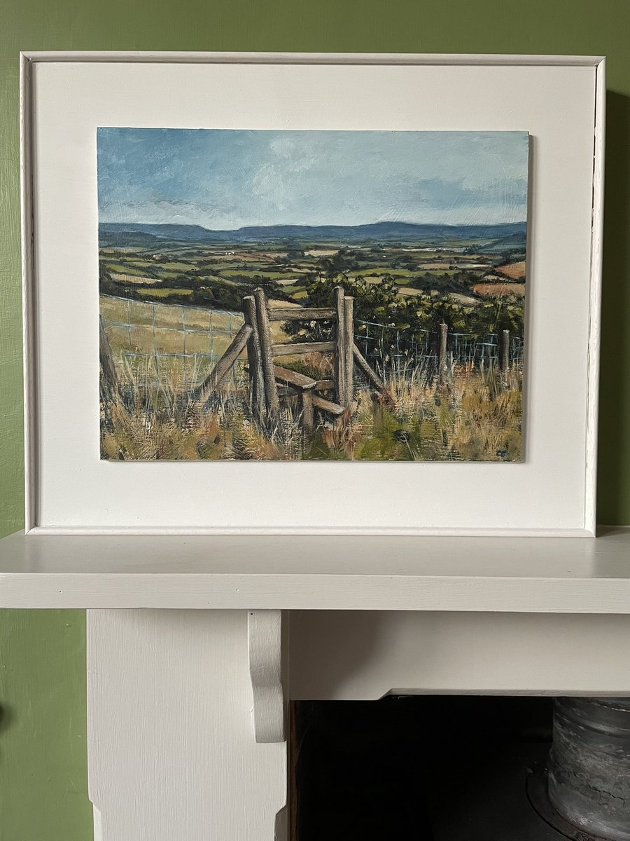 Really pleased that ‘Raddon Top’ has found a lovely local home! 

A place that holds special memories ☺️

#originalart #localartist #landscape #Devon #middevon #birthday #gift