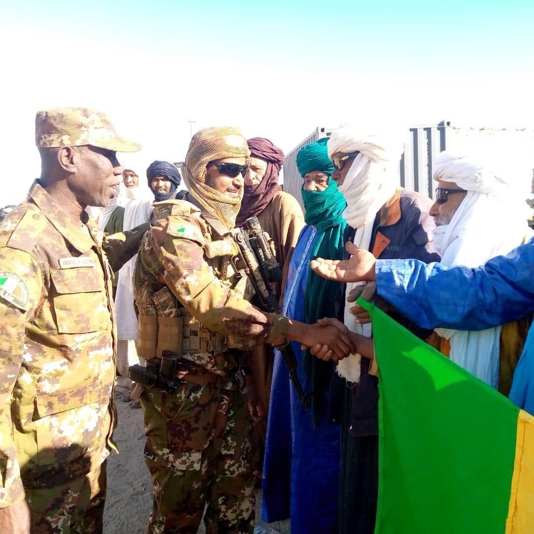 CheickIbtidiani's tweet photo. 📍#Mali | @FAMa_DIRPA sur Aguelhoc ✌🏿

Dans la ville d'#Aguelhoc, les @FAMa_DIRPA ont marqué une victoire. Grâce à une #patrouille terrestre appuyée par des #vecteurs aériens, plusieurs enfants de #Satan ont été neutralisés. 
Cette réalité sur le terrain contredit les discours des #propagandistes sur la toile, prouvant que les actions #concrètes et les résultats obtenus sont plus éloquents que toute forme de propagande.

Source : @Chodiag2 
Texte : @CheickIbtidiani 

#MaliFort et #MaliUnis 
#Nous_sommes_le_Mali 🇲🇱
#Les_FAMas_notre_Fierté ✊🏿
#MaliUnisContreLaPropagande 
#vaincre_le_terrorisme_ensemble 🇲🇱🇳🇪🇧🇫✌🏿
#GatsaGatsa🇸🇳

Suivez la chaîne Actualité Sécuritaire dans le Sahel 🇧🇫🇲🇱🇳🇪 sur WhatsApp  : https://t.co/JdA5uGR4ak